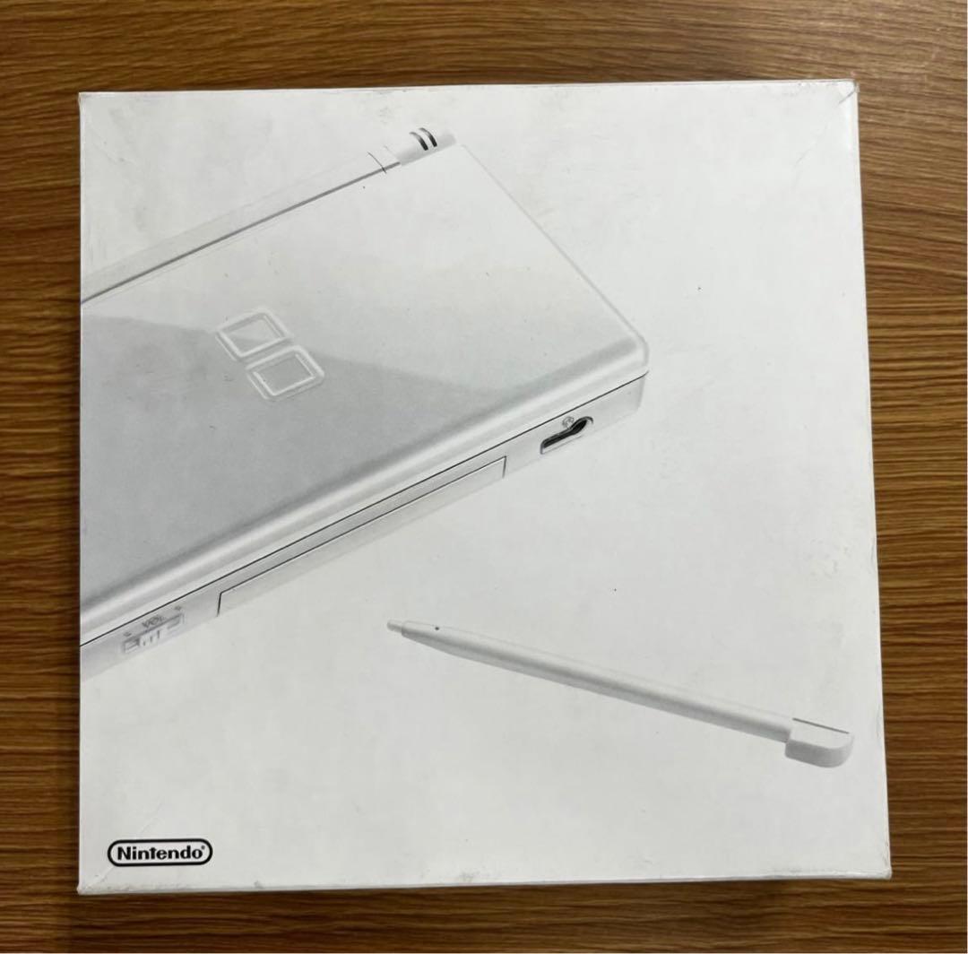 Nintendo NINTENDO DS ニンテンド-DS LITE クリスタ… 61N32WzBW6S._AC_UF350,