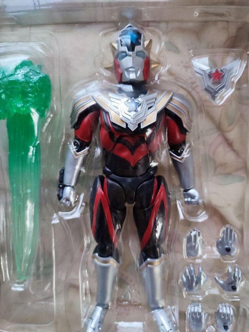 s.h.figuarts ウルトラマンタイタス