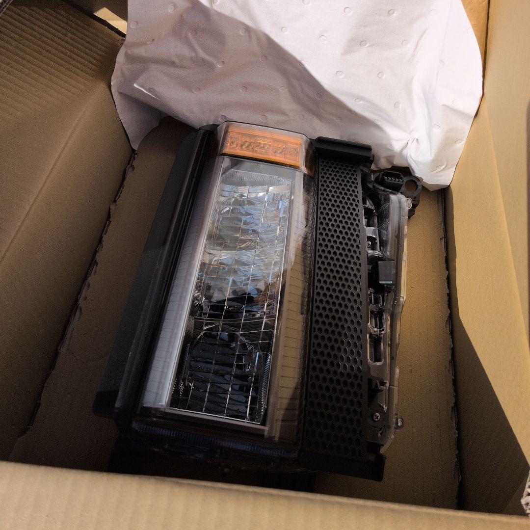 新車外し ランドクルーザー250 VX角目 リフレクター 左右 送料込み