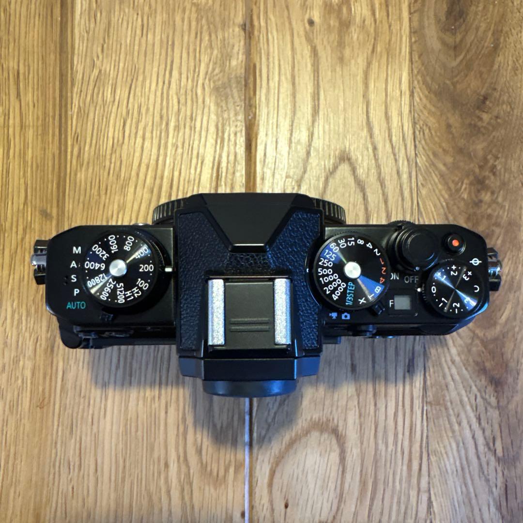 ほぼ新品】Nikon zfc ブラック SD、ガイドブック、本革ストラップ付き