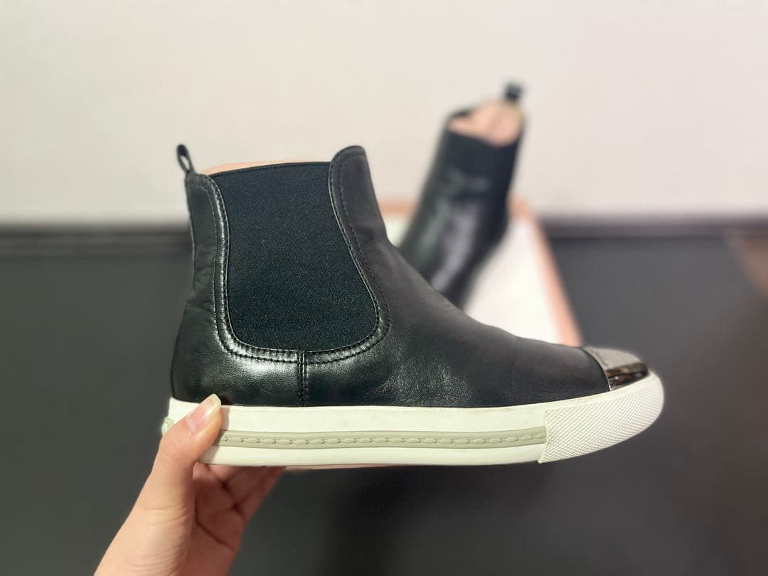 miu miu　サイドゴア　スニーカー　メタルトゥ　レザー　本革 22.5cm