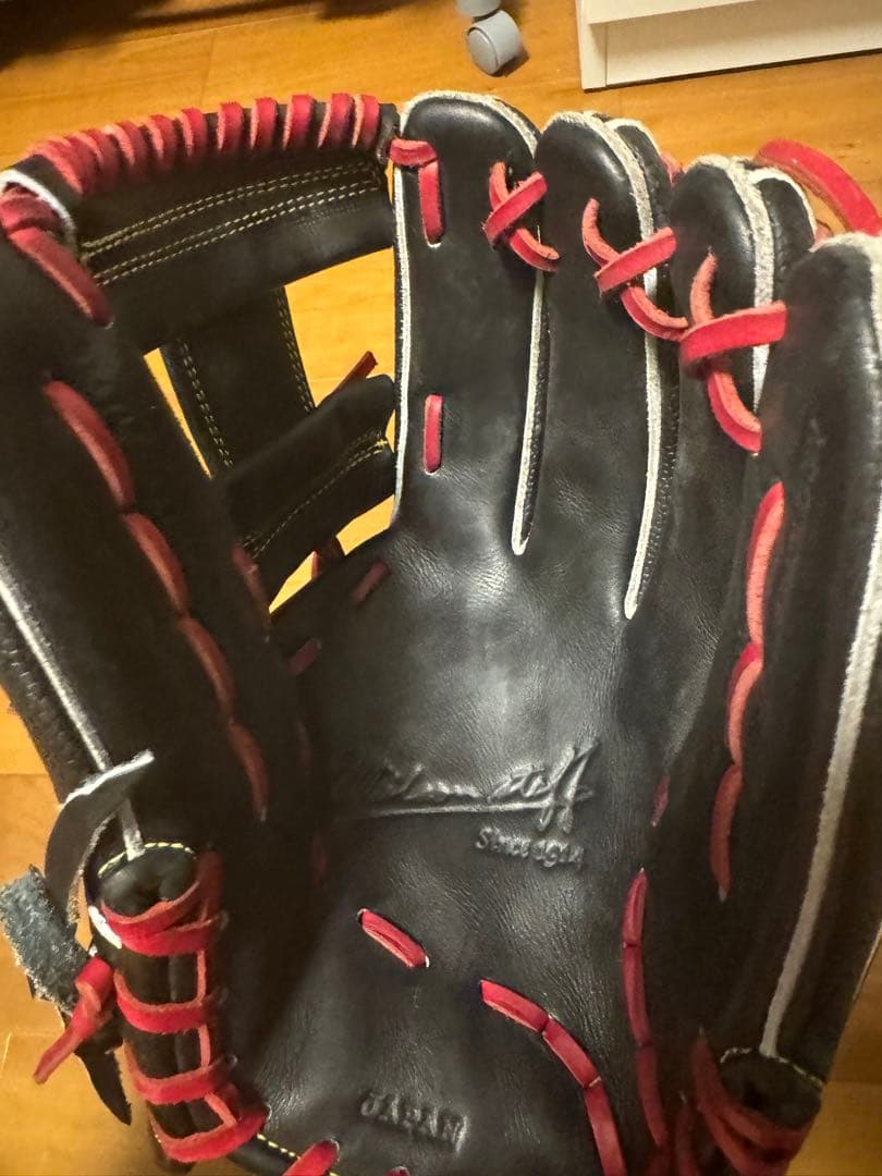 Wilson 軟式グローブ ブラック/レッド 87型 - メルカリ