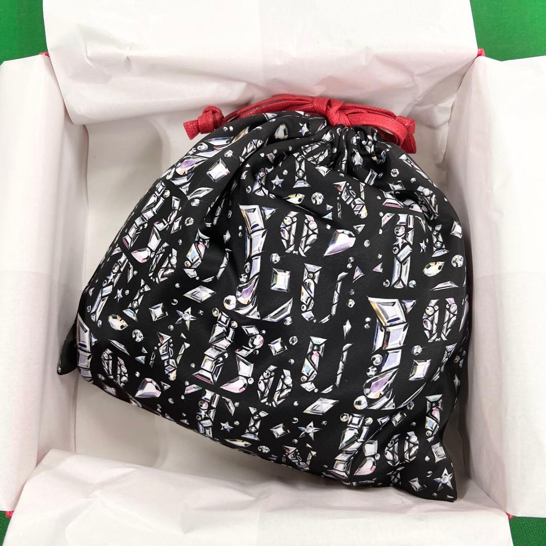 未使用】クリスチャン ルブタン ノベルティ 木製パズル - メルカリ