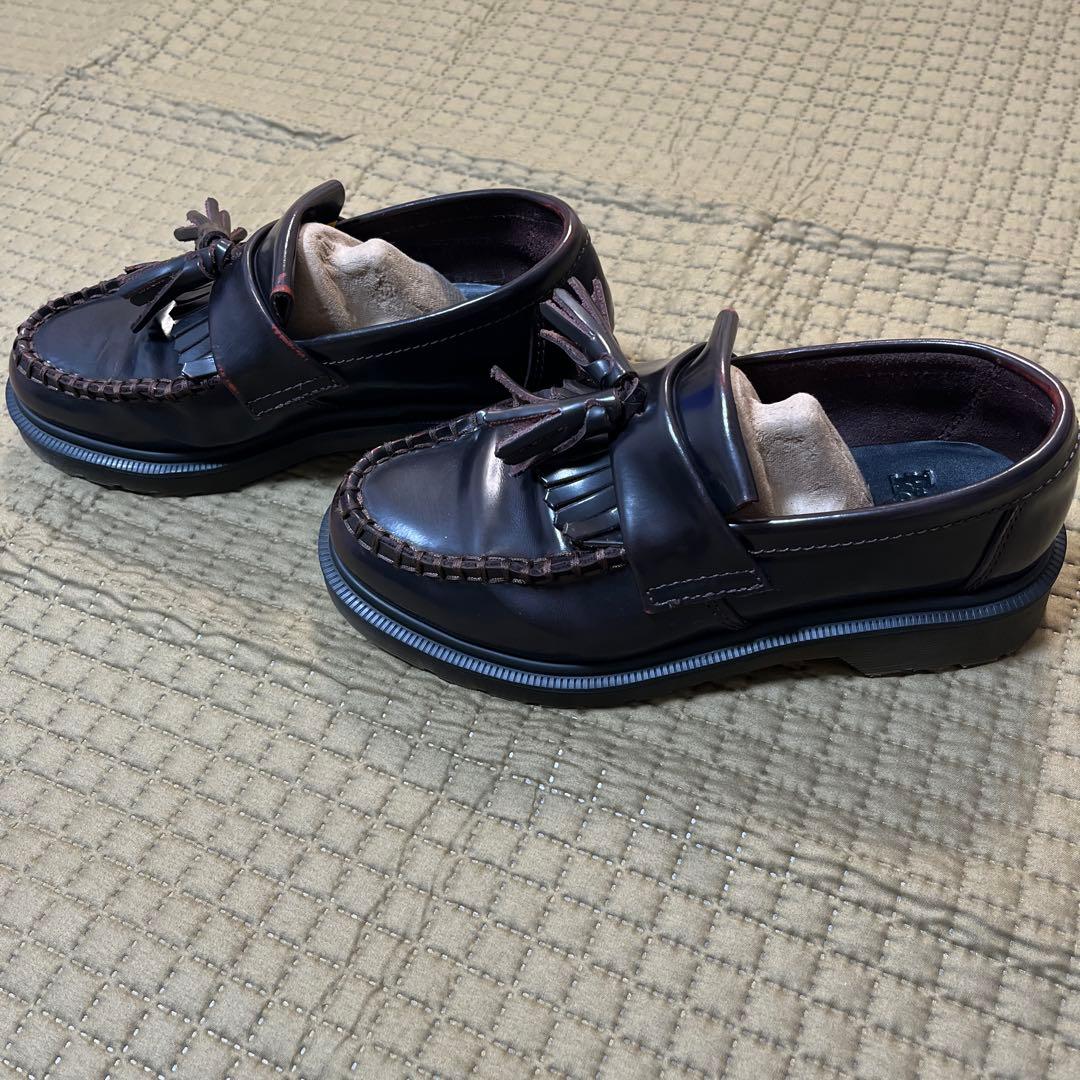 Dr Martens こげ茶色 タッセル付きローファー - メルカリ