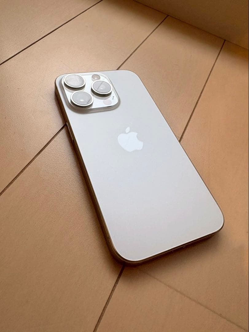 Apple iPhone 15 Pro 256GB ホワイトチタニウム Amazon.com: Apple iPhone 15 Pro, 256GB, White Titanium - Unlocked