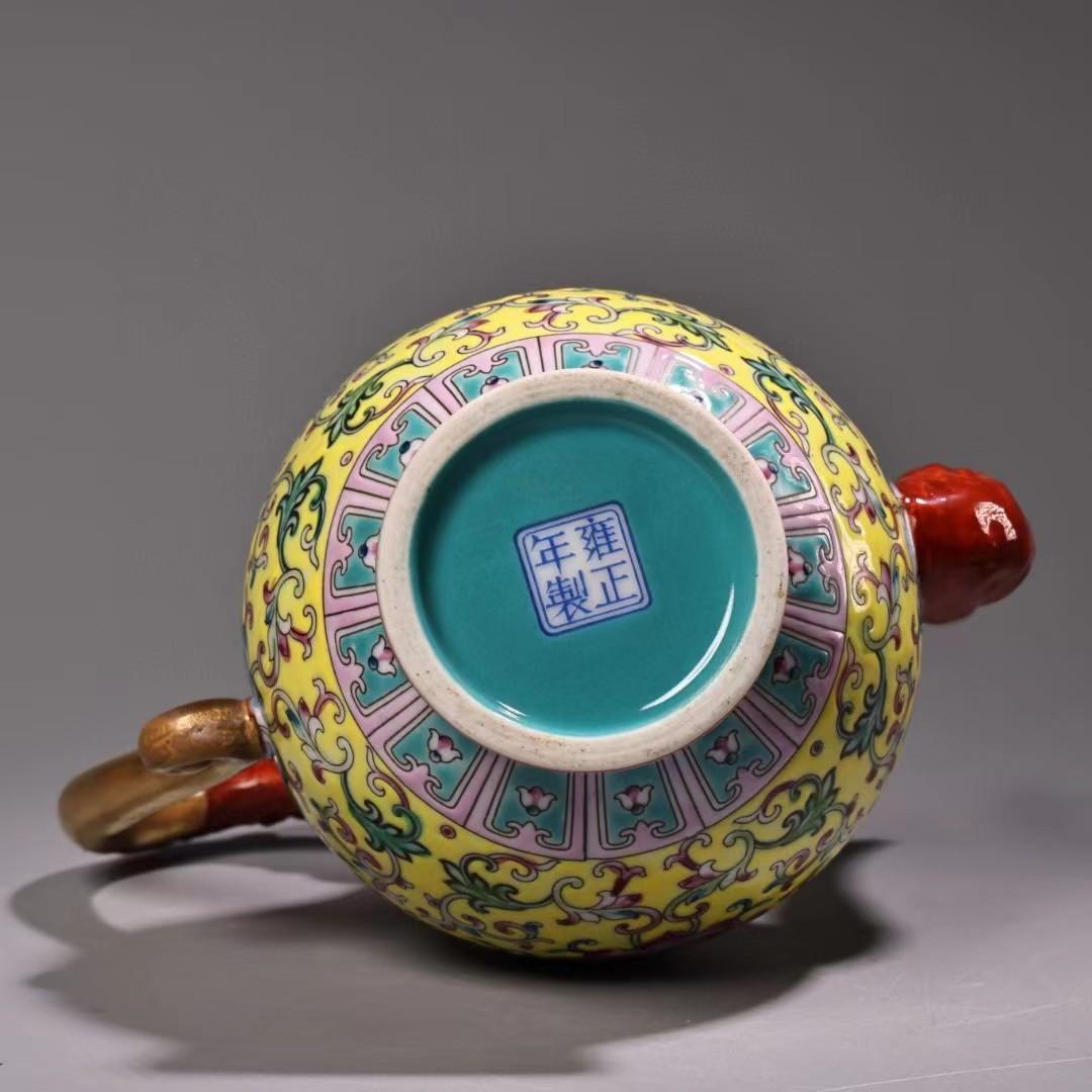 中国古美術・珍品旧蔵七宝彩と鎏金の磁器の茶壺・急須・文房具・置物