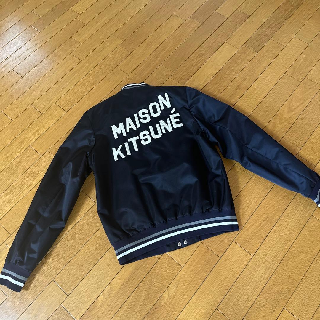 MAISON KITSUNÉ ネイビー スタジャン - メルカリ