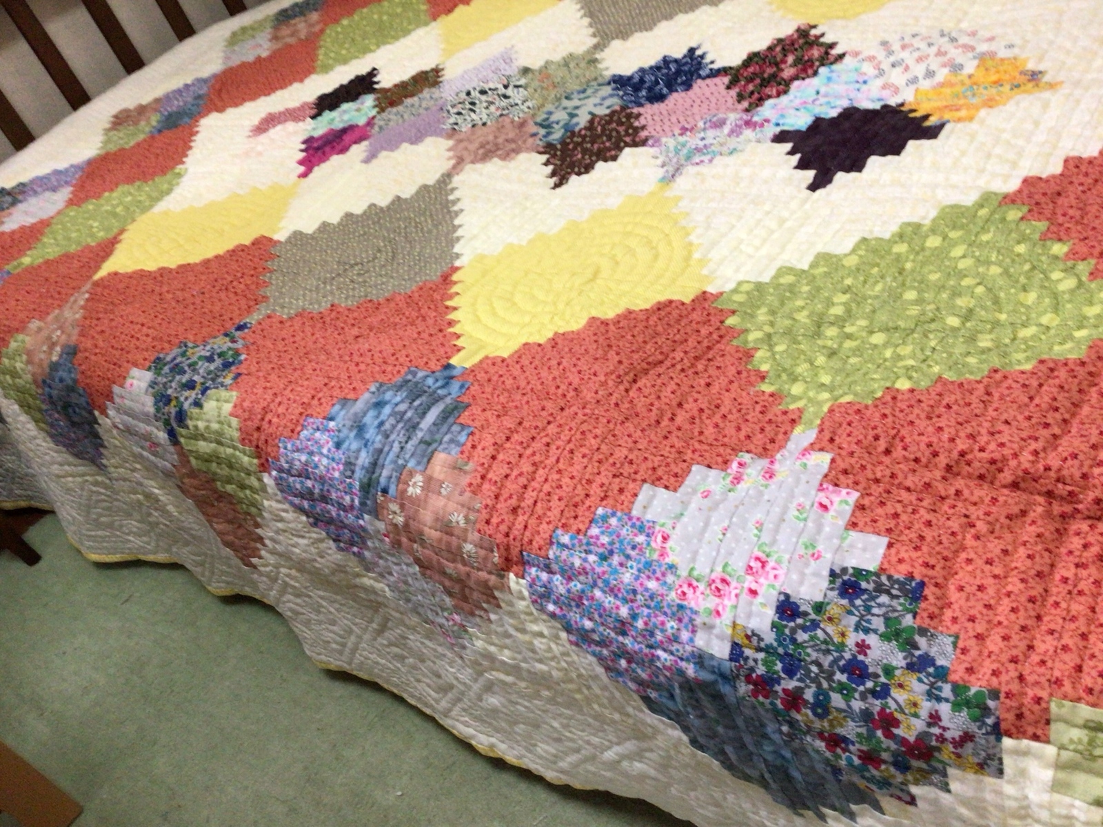 パッチワークキルト(ベッドカバー) - MUCHINNOCHI'S GALLERY | minne