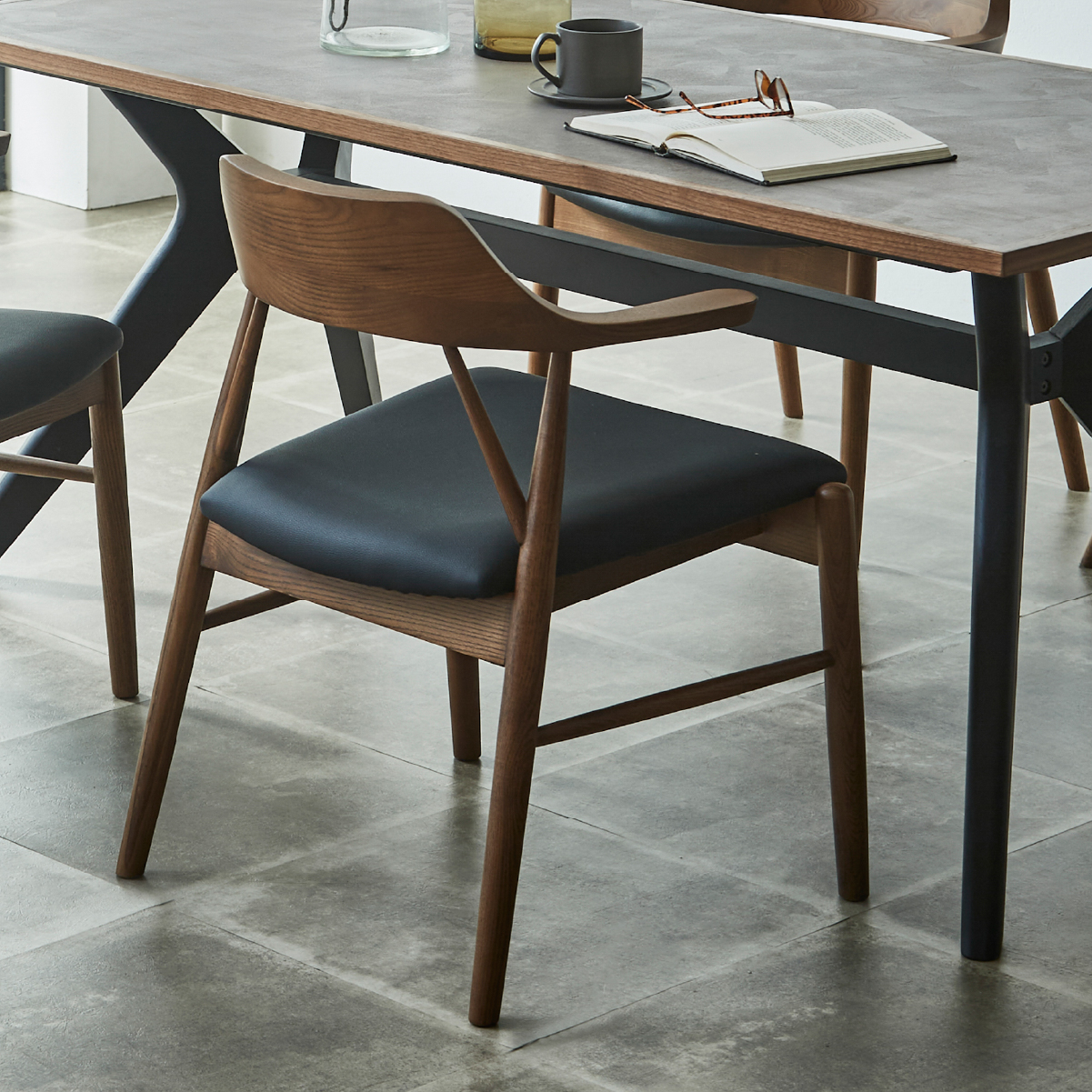 DC ロジャーⅢちょい肘 WN /座面PVC-BK (ｲﾘ2) ｜家具・インテリア通販