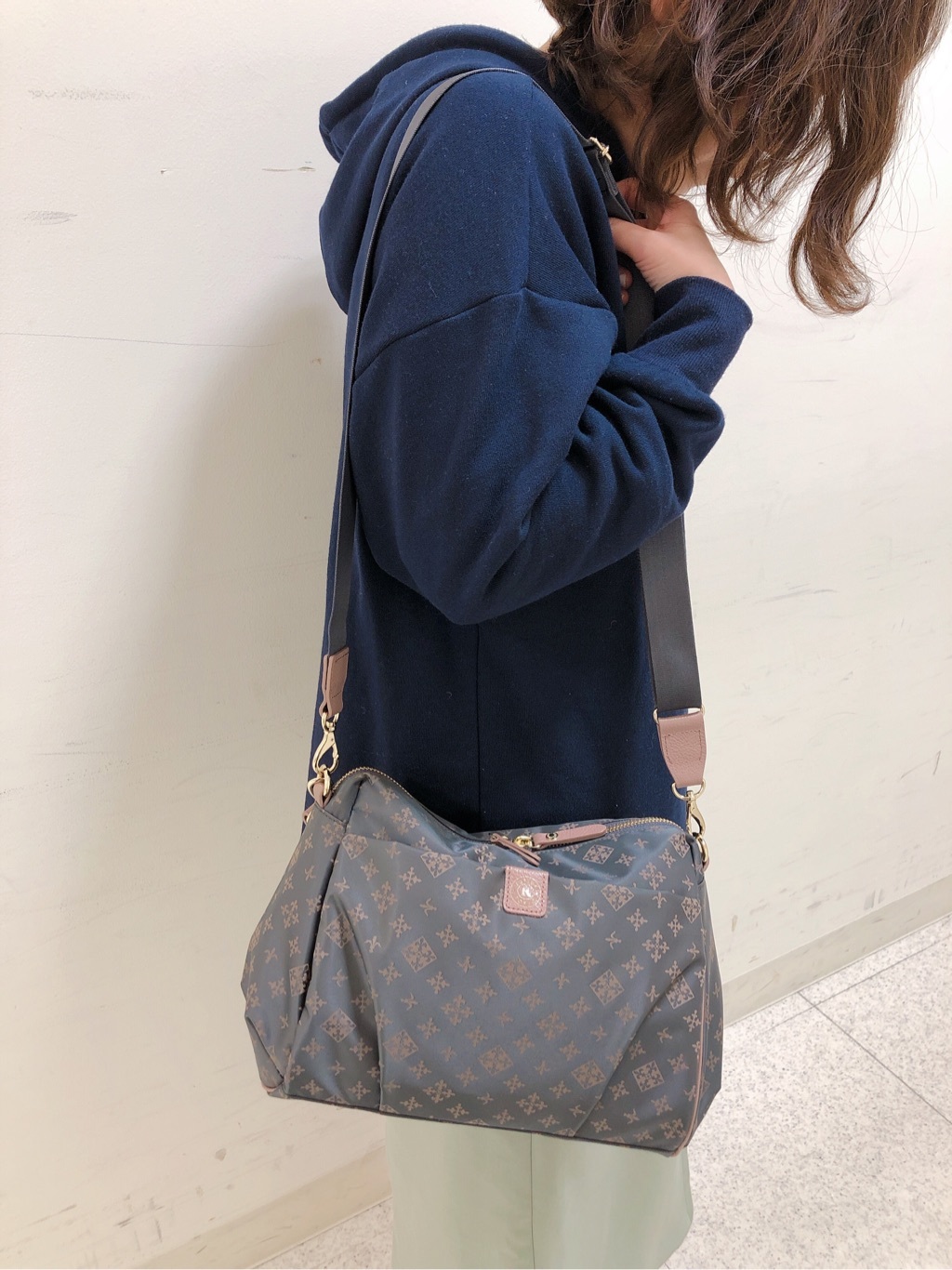 大人気ショルダーバッグに待望のグレーピンク登場♡ - russet(ラシット