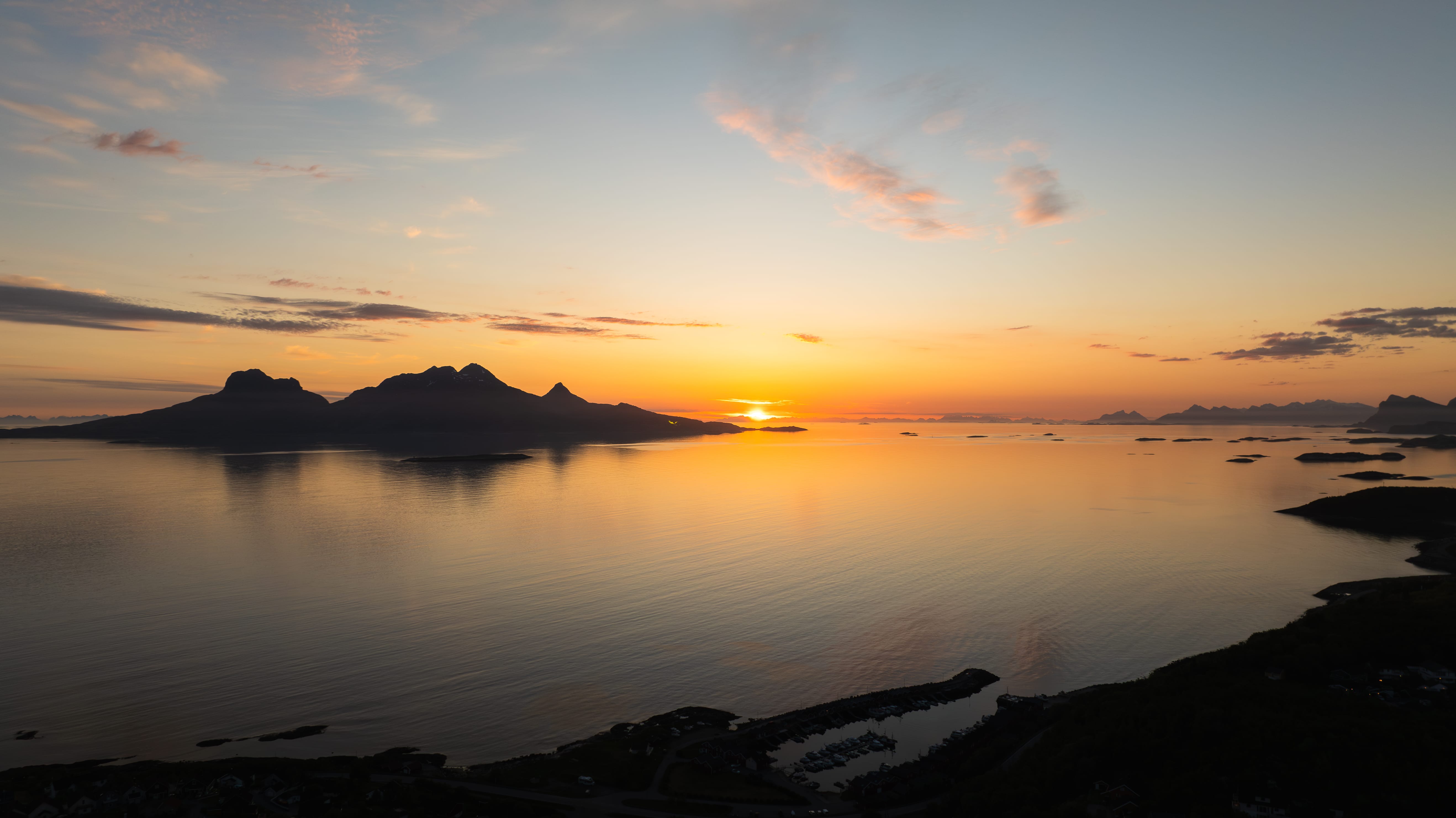 Midnight Sun | Wood Hotel