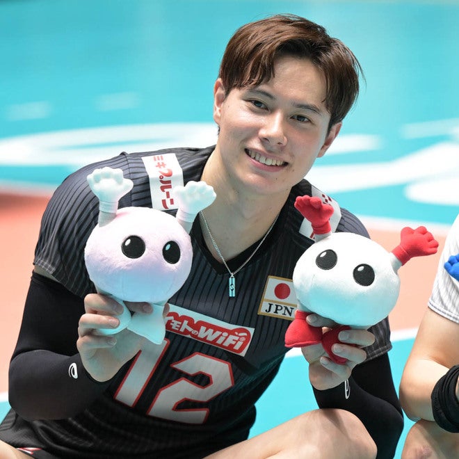 画像】鮮やかなフェイクセットで会場を盛り上げた高橋藍 Ran Takahashi