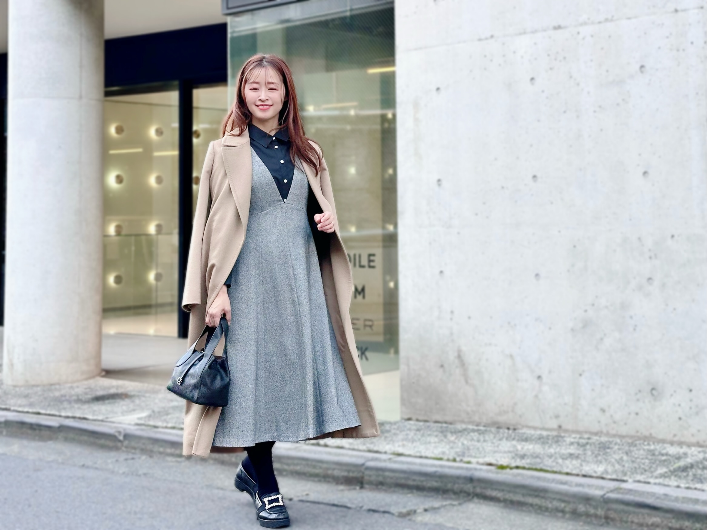 今っぽい組み合わせは？ツイードワンピースにキリッとシャツorあったか