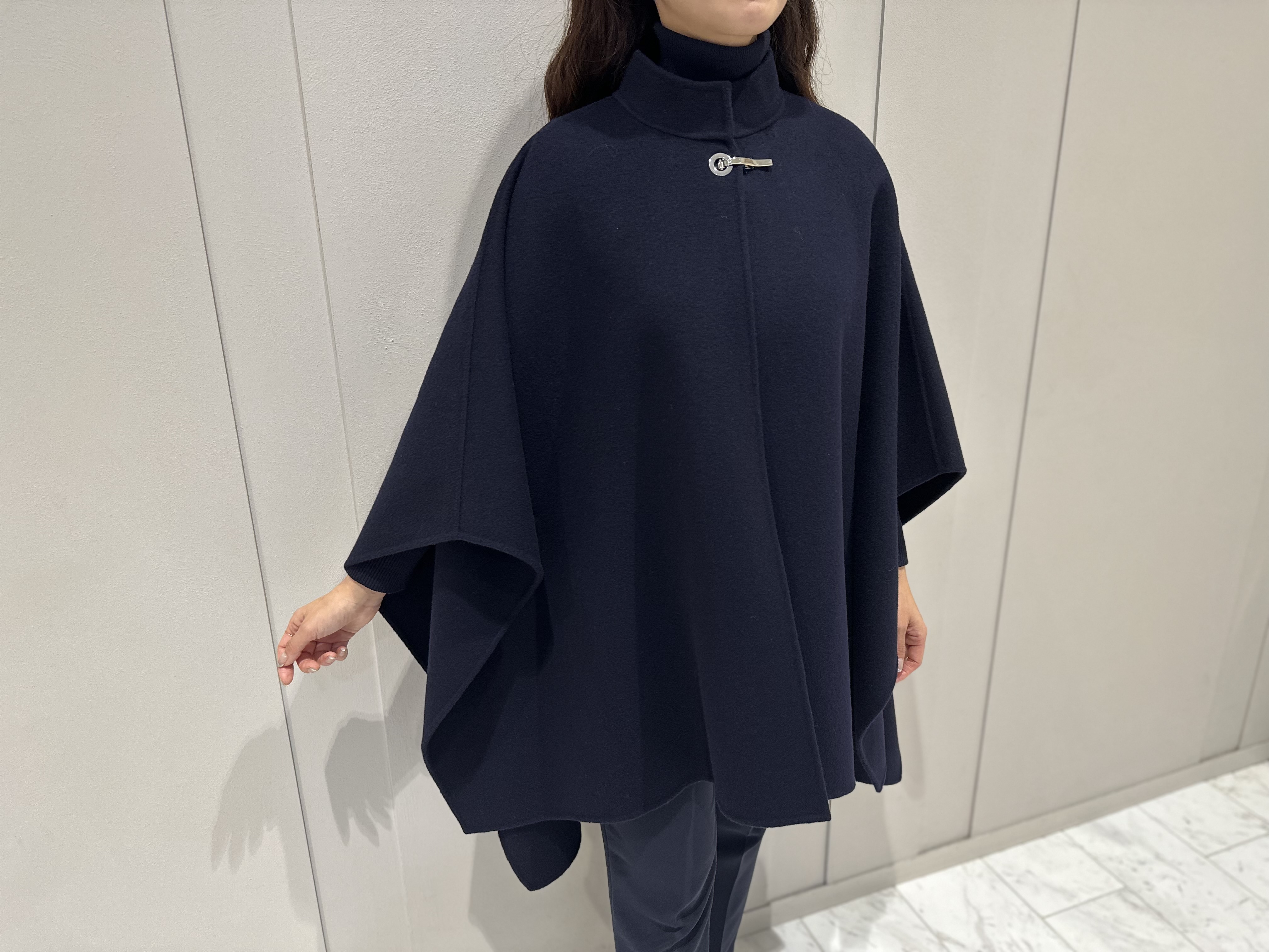 FEW ITEMS / 人気のケープコートが残りわずか・・！ | m-i-d | M