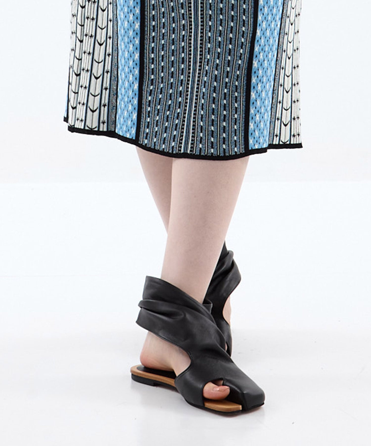 Sheep Leather Tabi Sandals(22.5 BLACK): Mame Kurogouchi: WOMENS