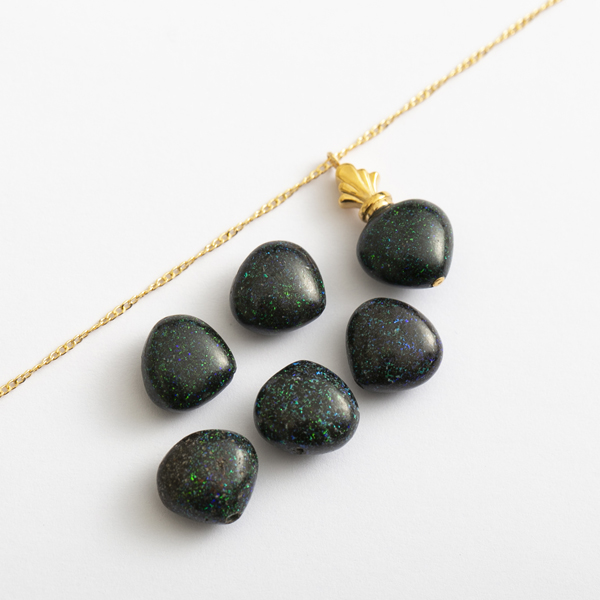 スタイルコラム | 秋に向けておすすめしたい、シックな天然石の