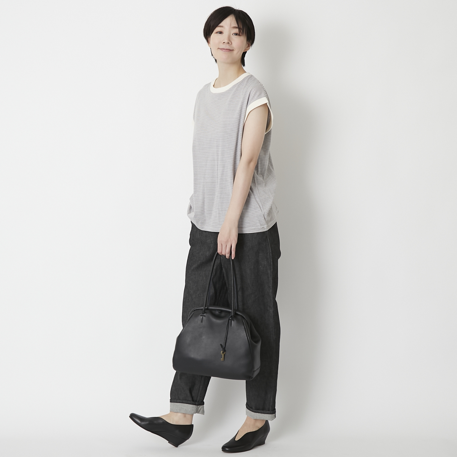 mononogu/リップボストン -口金がクラシックな、肩がけできるレザー