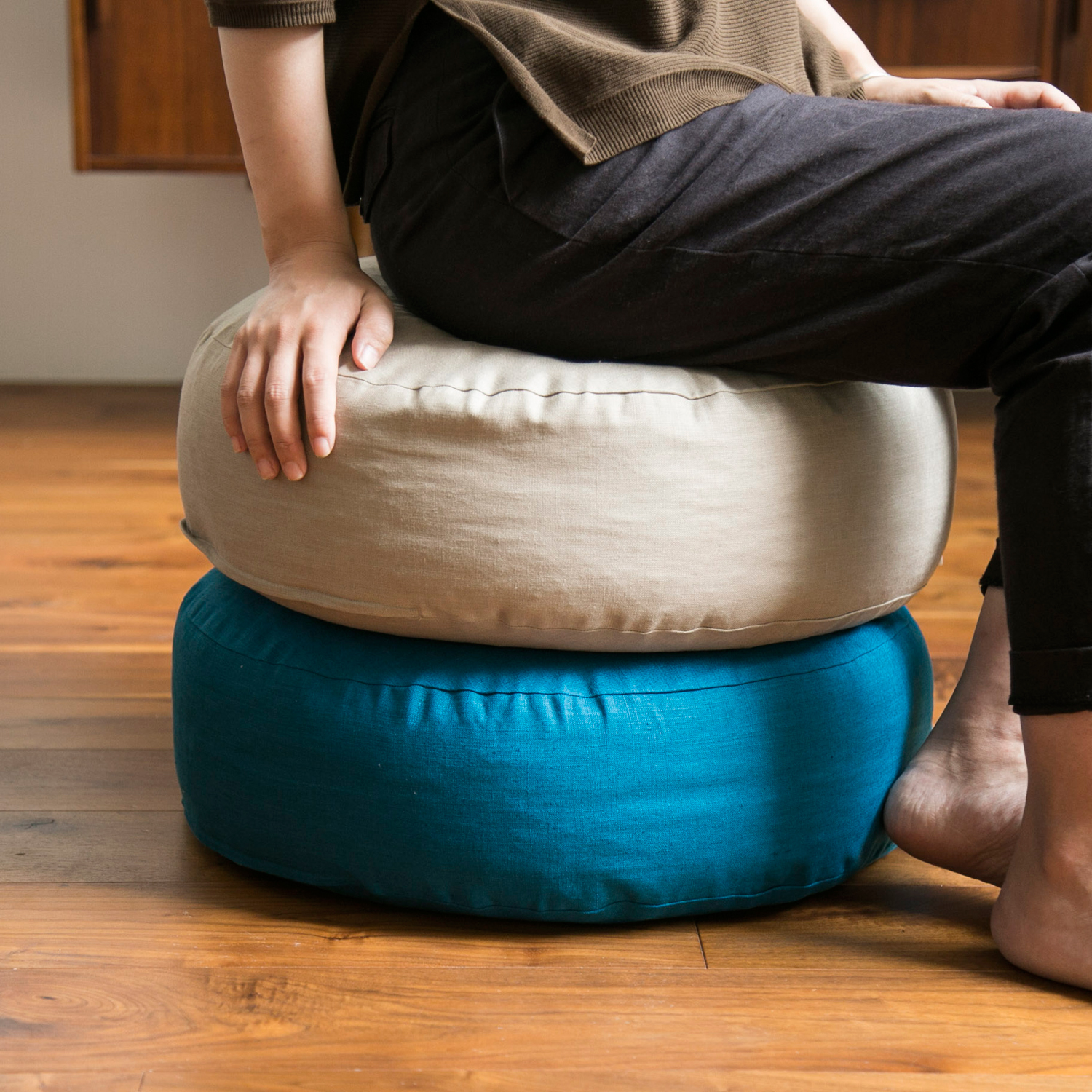 FIBER ART STUDIO/リネンクッションチェア ラウンド -特殊ビーズが