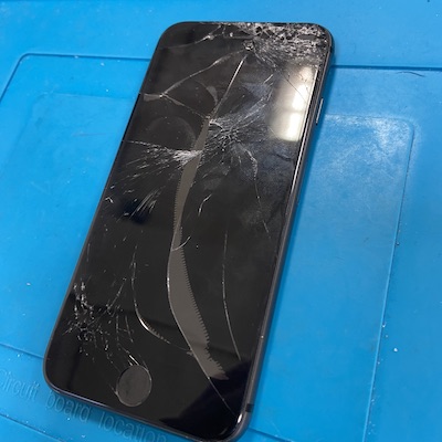 iPhoneSE2の画面割れでご来店！ | iPhone修理ダイワンテレコム