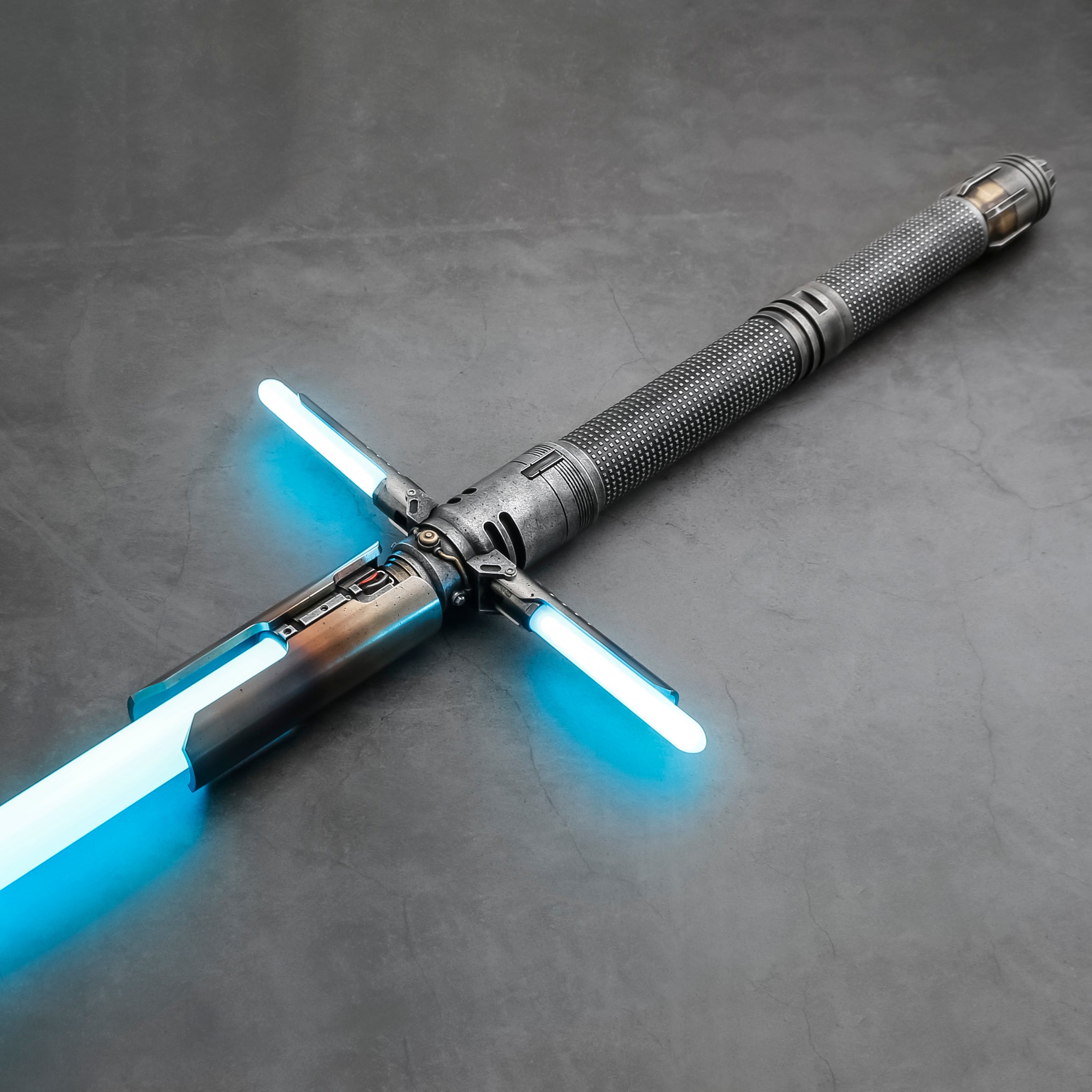 カル・ケスティス ジェダイ・サバイバー クロスガード ライトセーバー