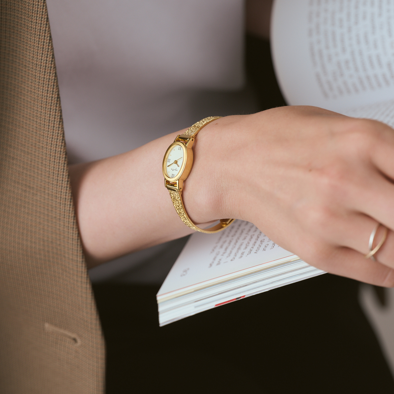 オーバルフェイスウォッチ／ゴールド｜時計｜アガット 公式オンライン