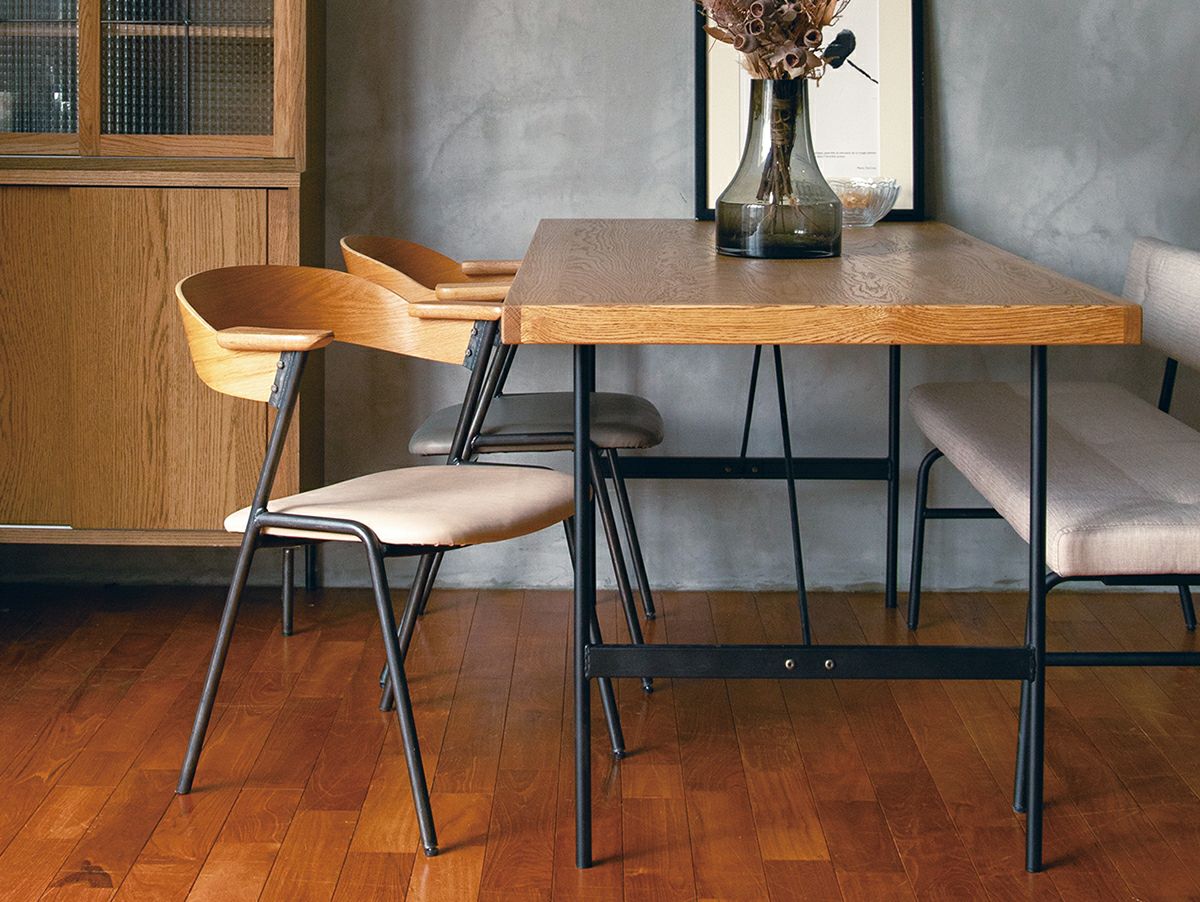 ダニス ショートアームチェア アームナチュラル アイアン ダイニング