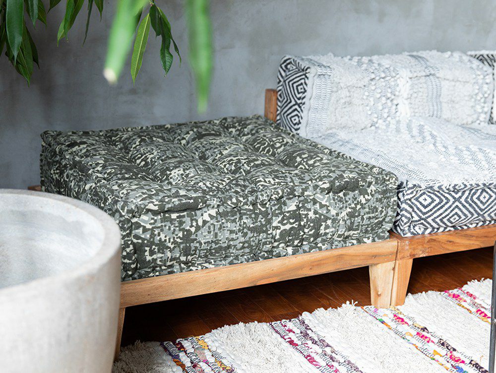 送料無料】ブロック マルチ ザブ オットマン HUS ホワイト - a.depeche