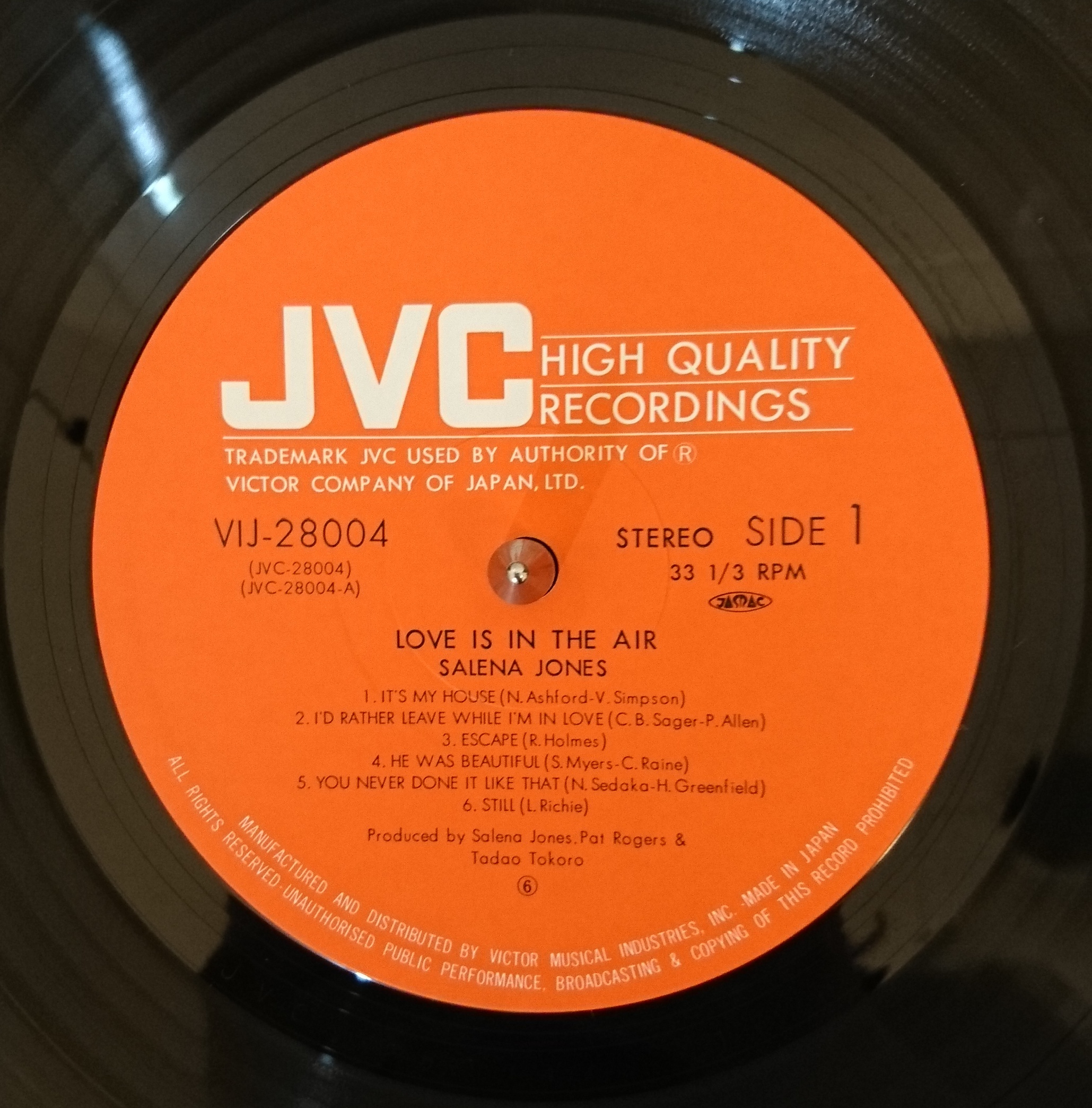 Salena Jones / Love Is In The Air （サリナジョーンズ／ラブイズ