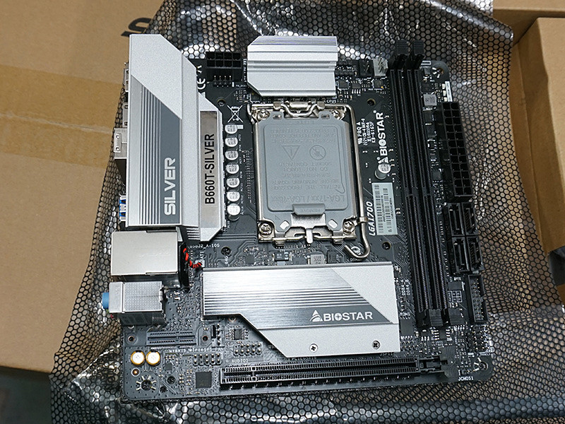 銀色ヒートシンクを搭載したMini-ITXマザー「B660T-SILVER」がBIOSTAR