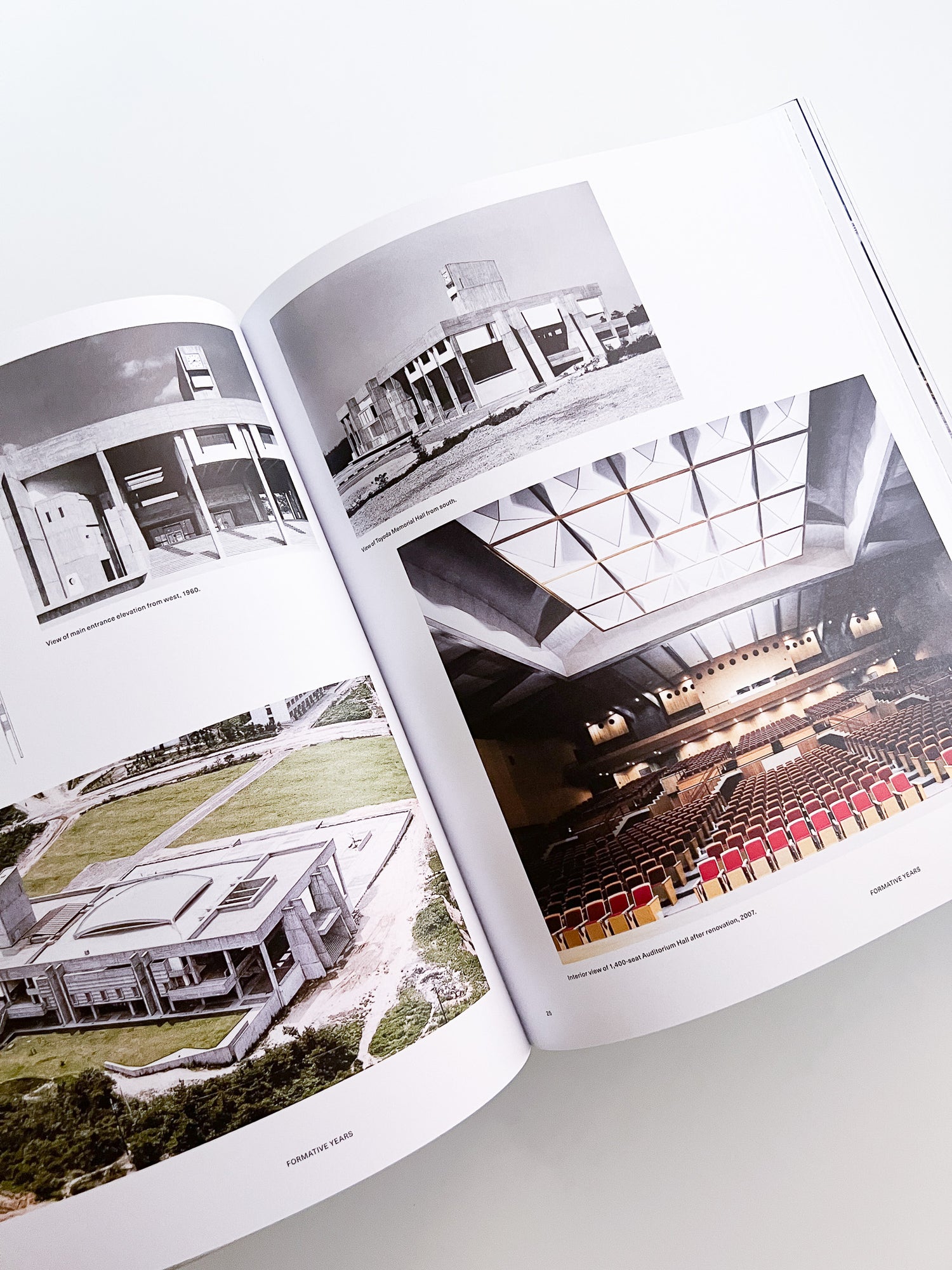 MAKI OPUS / Fumihiko Maki - 本 屋 青 旗 Ao-Hata Bookstore