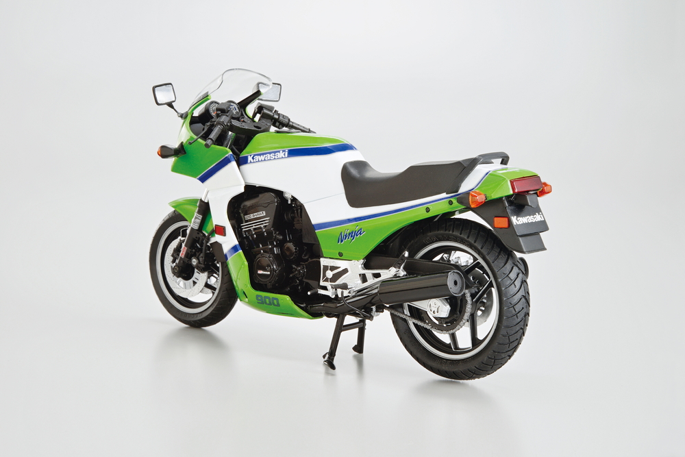 1/12 カワサキ ZX900A GPZ900R Ninja '85 - AOSHIMA SCALE MODEL LINEUP