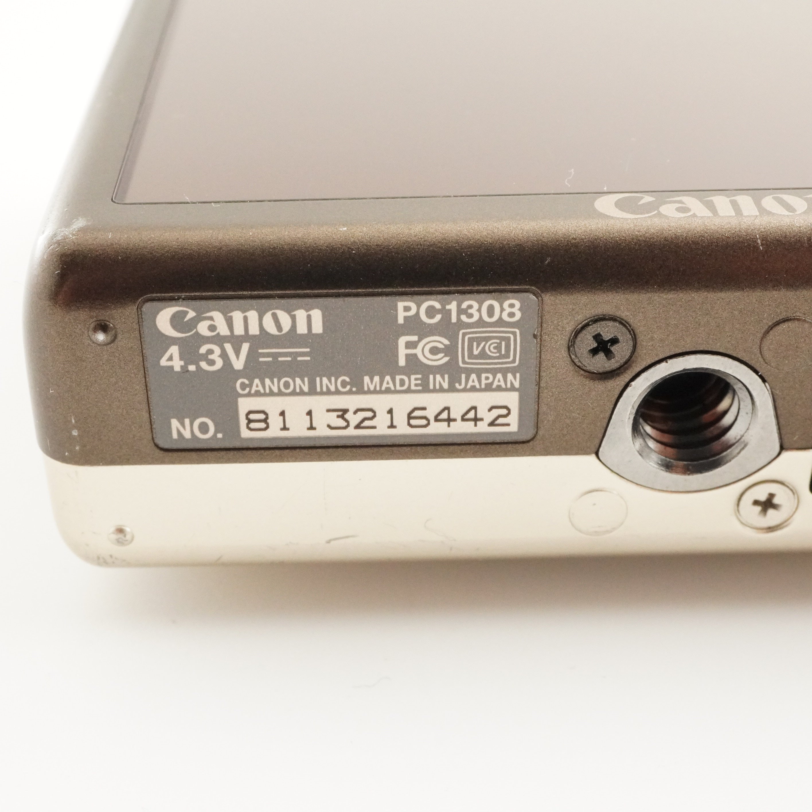 Canon IXY DIGITAL 920 IS Gold With 4GB SDHC Card Digital Camera