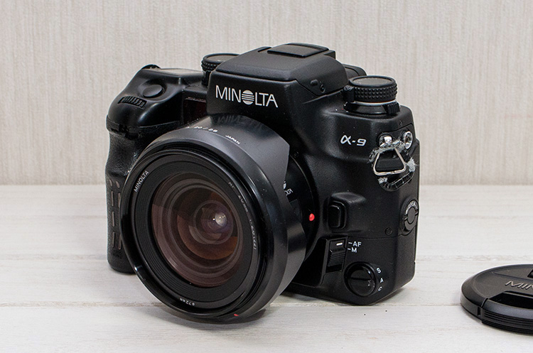 フィルム一眼の最終形態。スペックが最強過ぎる「MINOLTA α-9」の採点