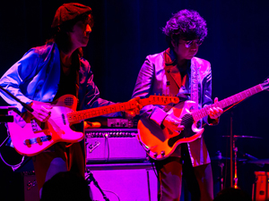 仲井戸“CHABO”麗市と土屋“蘭丸”公平によるユニット麗蘭 ビルボード