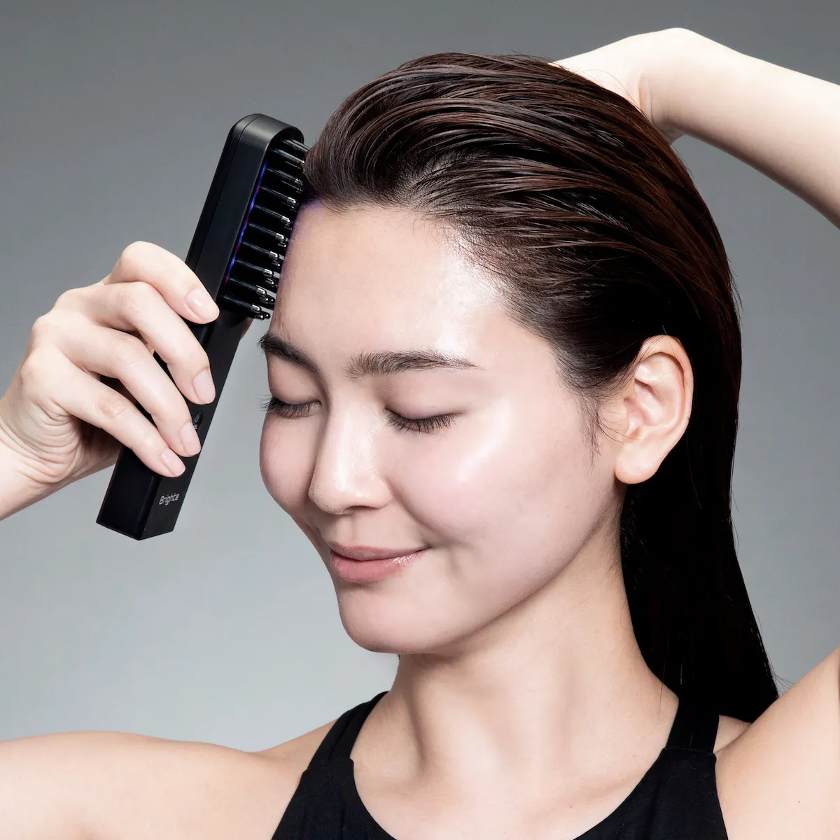 ELEKI BRUSH 佐々木希さんがアンバサダーを務めるブライト（Brighte