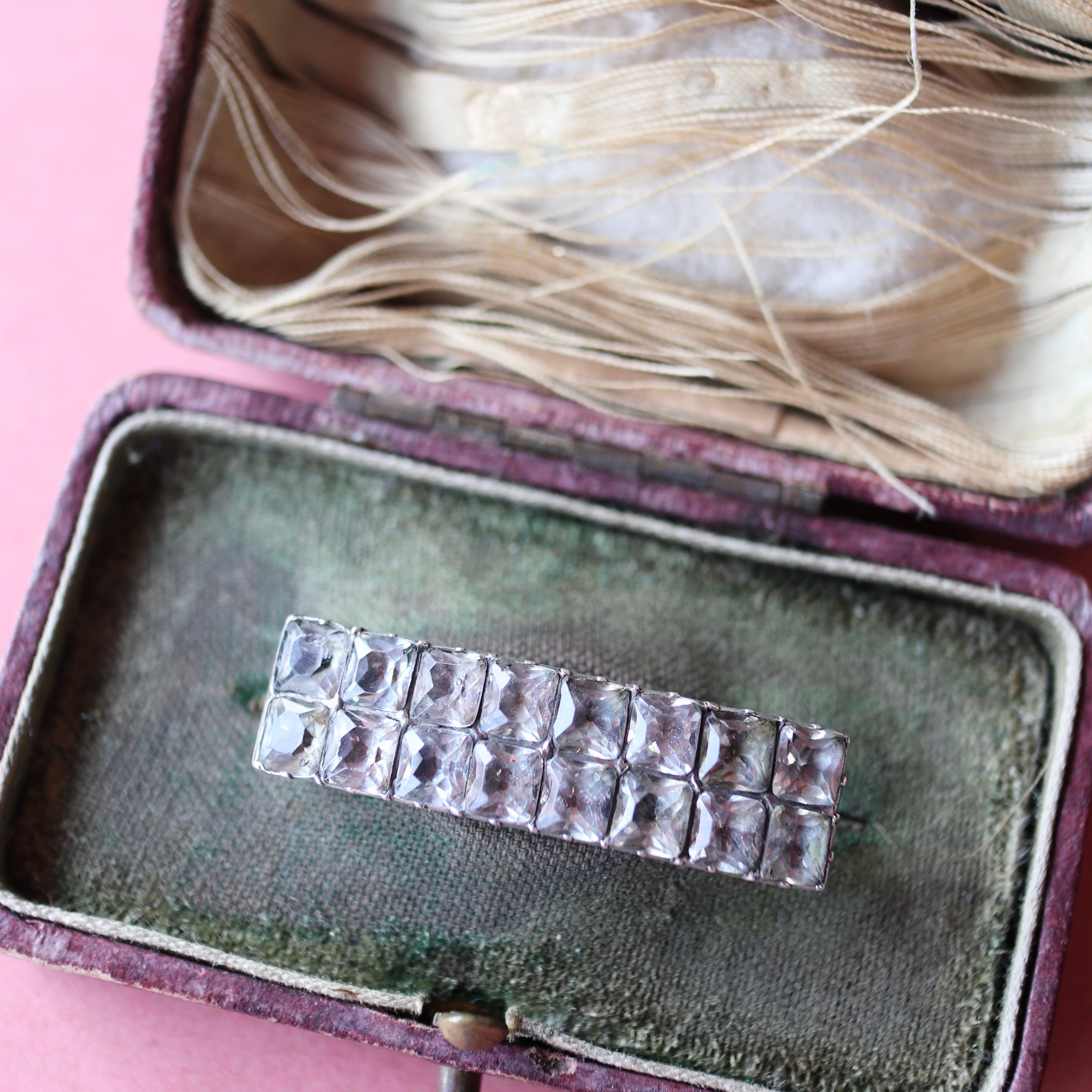 ジョージアン ブラックドットペースト ブローチ – Amelie Antique