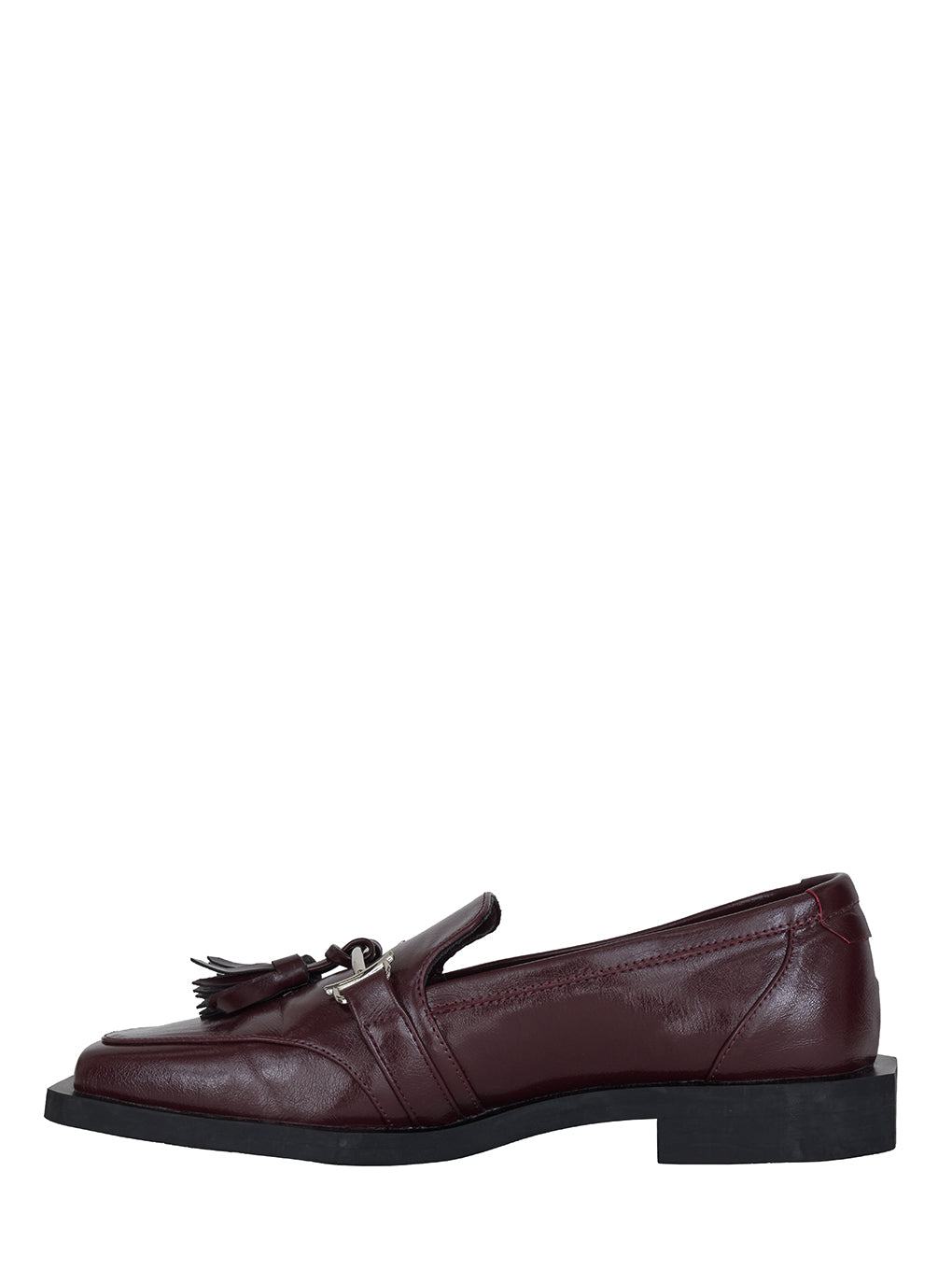 UND ANGULAR SOLE TASSEL LOAFER