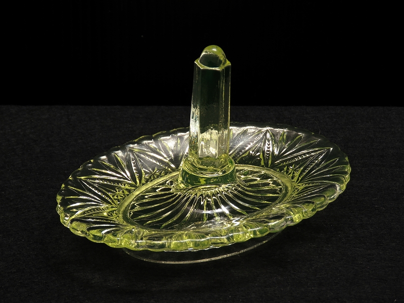 アンテイーク ウランガラス製の四角小物入れ ヴァセリン ガラス