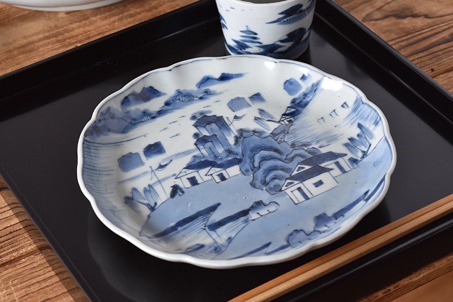 古伊万里 染付 山水風景画 輪花型 6.5寸皿 - 生活骨董と古布の
