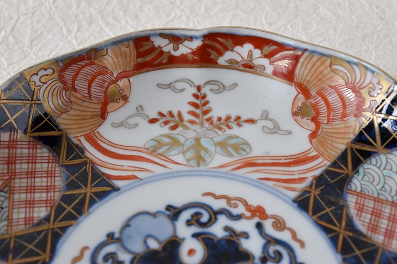 伊万里 色絵 桐に鳳凰 輪花型 七寸皿 - 生活骨董と古布のアンティーク