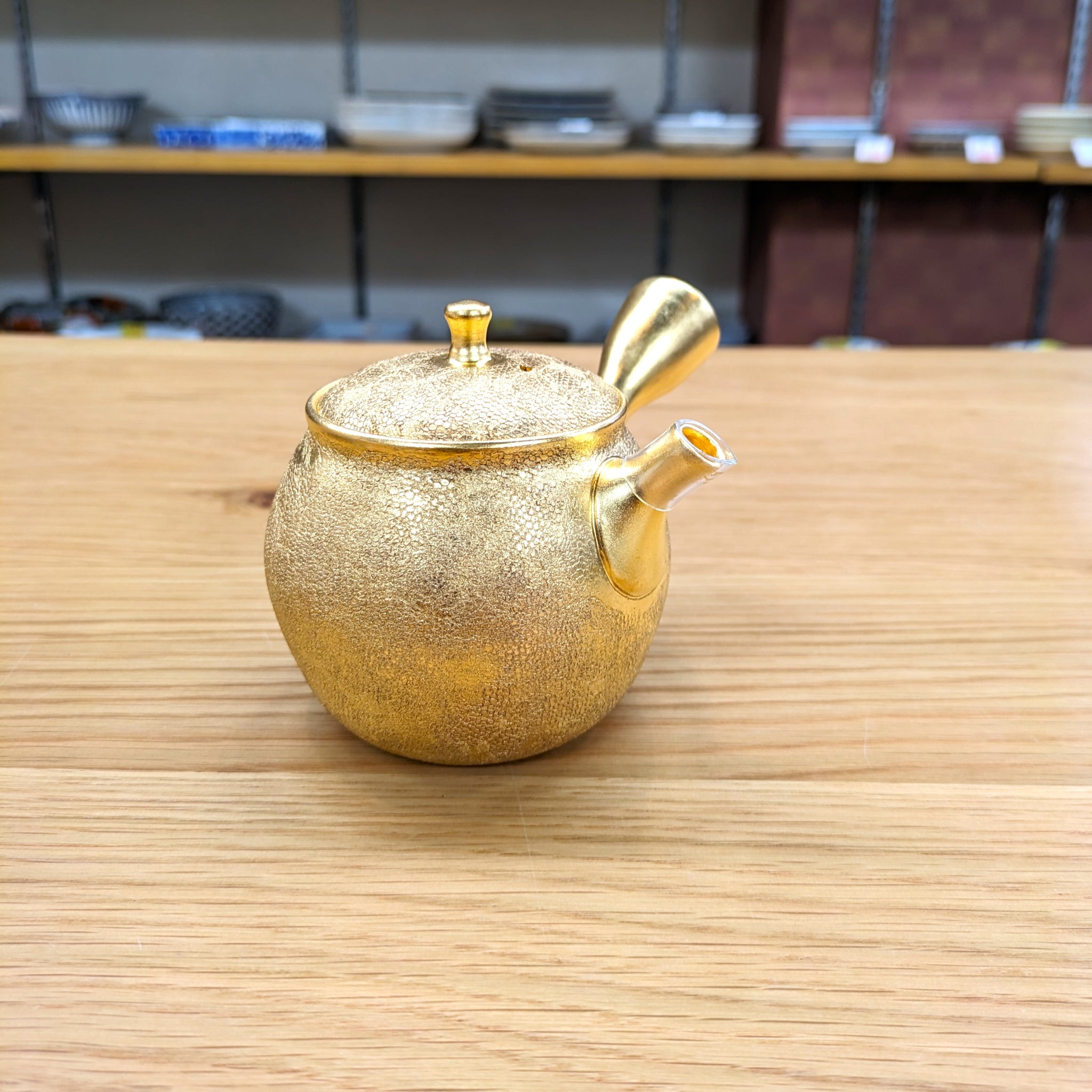 昭龍 金彩網目壺型 急須 – 浅草やま𠮷