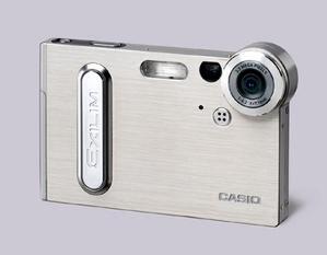 ASCII.jp：カシオ計算機、320万画素CCDと2.0インチ液晶ディスプレー
