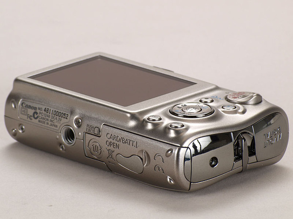 ASCII.jp：【レビュー】輝きチタンボディーのキヤノン「IXY DIGITAL