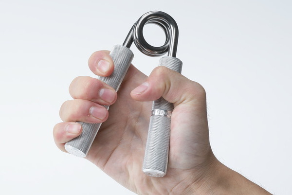 ASCII.jp：目指せ握力166kg！ 世界最強の「キャプテンズ・オブ