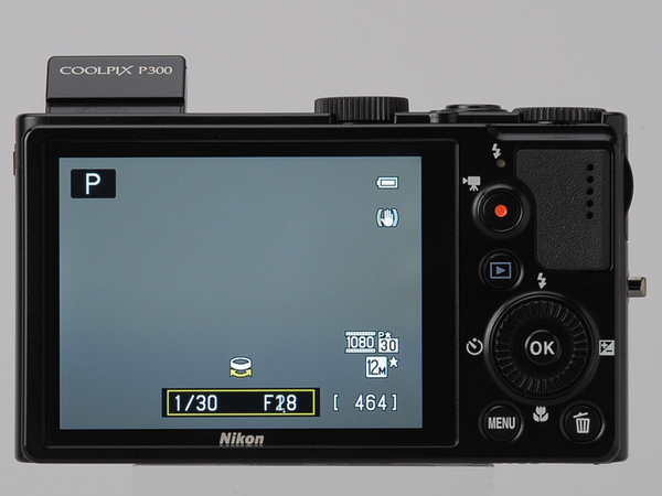 ASCII.jp：マニュアル操作が楽しめるコンデジ「COOLPIX P300」 (1/3)