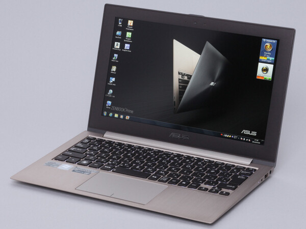 ASCII.jp：唯一の11.6型フルHD Ultrabook ZENBOOK Prime UX21A (1/3)