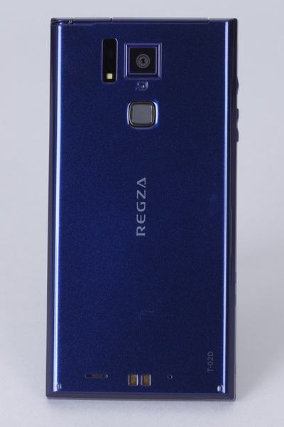 ASCII.jp：思いつく限りの機能が全部入った新生「REGZA Phone」 (1/4)