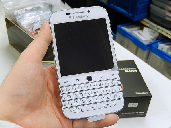 ASCII.jp：王道デザインの「BlackBerry Classic」にホワイト追加