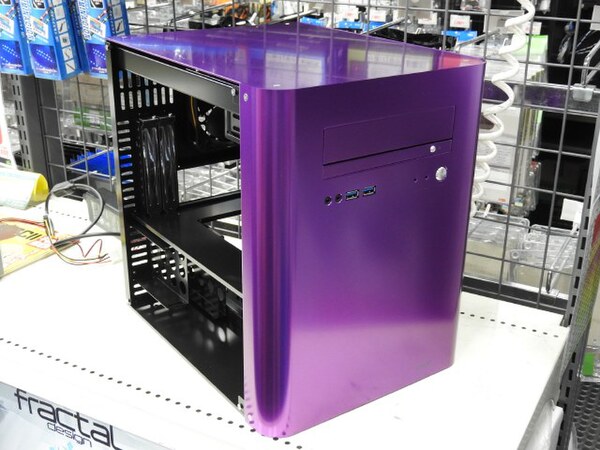 ASCII.jp：Mini-ITXなのに拡張性が高いアルミPCケースがアビーから
