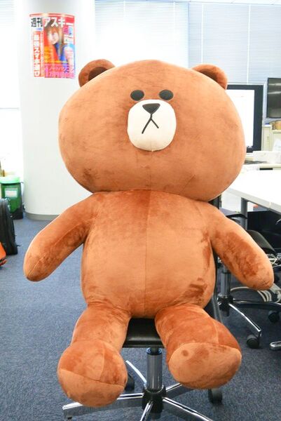 ASCII.jp：ぬいぐるみ（110cm）と居酒屋でサシ飲みした (1/3)